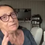 Δεν φαντάζεστε ποιας πασίγνωστης ηθοποιού μαμά είναι η κυρία της φωτογραφίας