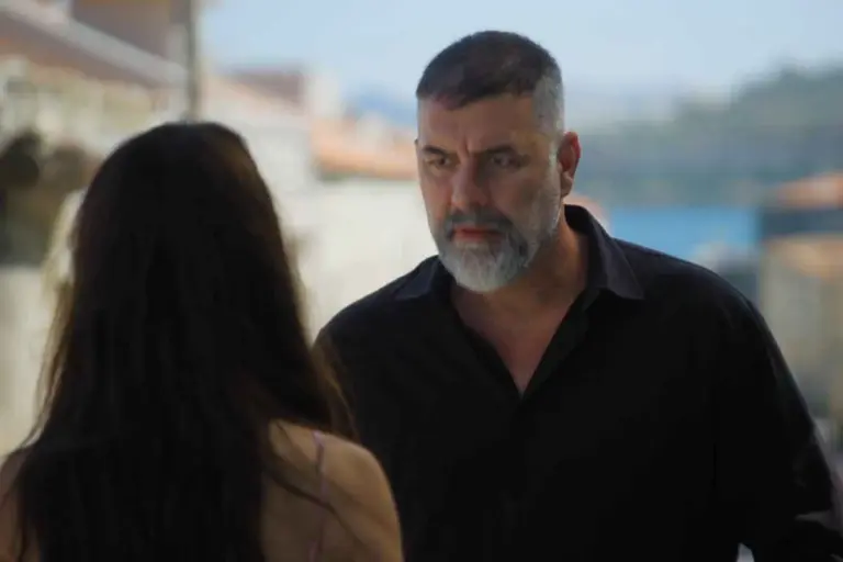«Δυο μαύρα πουκάμισα»: Η Κλειώ ανακαλύπτει κάτι που θα ανατρέψει τα πάντα