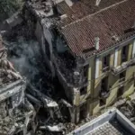 Έκρηξη στην Πλάκα: Δεν υπήρξε καταγγελία για οσμή αερίου - Γιατί ερευνούν τον δεύτερο όροφο