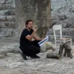 Ο Carlos Cuevas παρουσιάζει το «La vida als boscos» στην Ελευσίνα