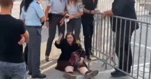 Αναστάτωση με την Ελένη Λουκά στο λαϊκό προσκύνημα του Γιώργου Μαζωνάκη