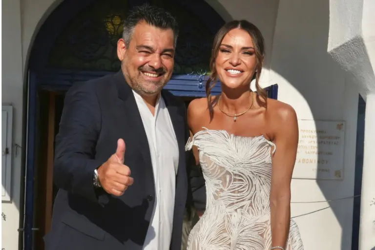 Ελένη Τσολάκη: 9 χρόνια γάμου με τον Παύλο Πετρουλάκη – Οι αδημοσίευτες στιγμές