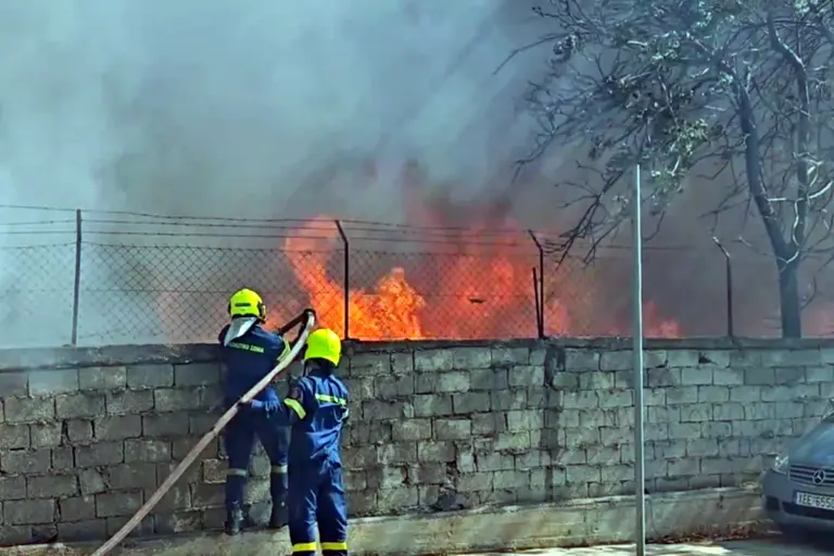 Φωτιά κοντά στο Γενικό Κρατικό Νίκαιας – Στον Ρέντη ισχυρές δυνάμεις της Πυροσβεστικής