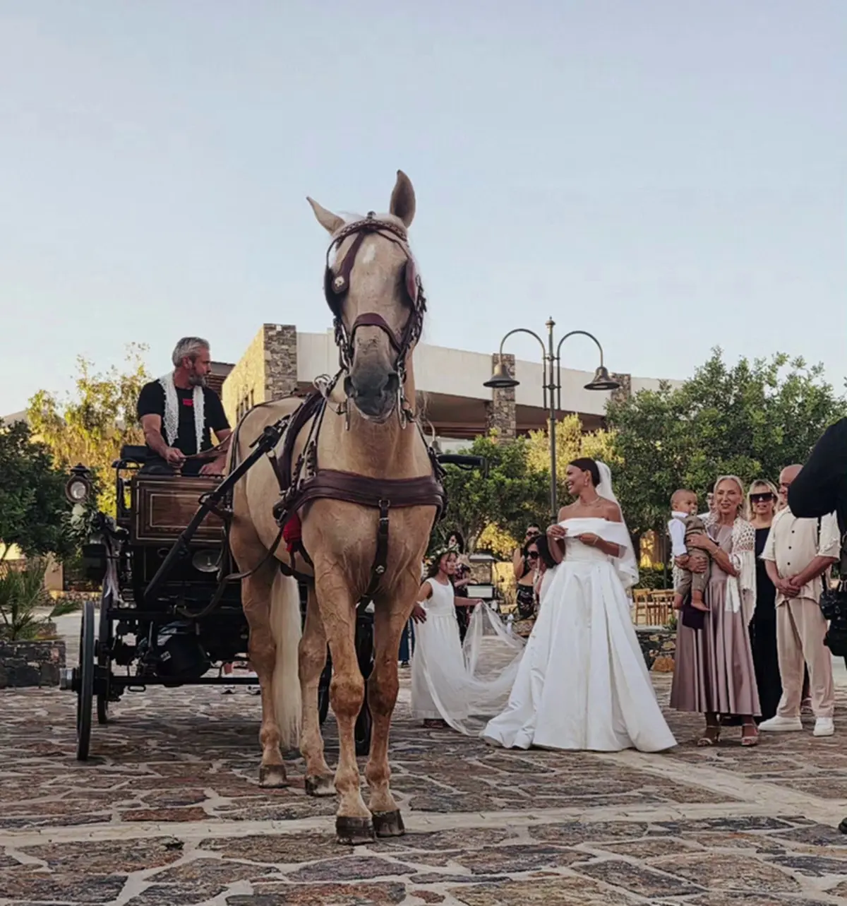 Μαρία Κορέλλι: Λαμπερός γάμος στην Κρήτη