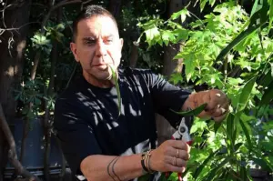 Το τραγούδι που ετοίμαζε ο Μαζωνάκης πριν φύγει –  Οι στίχοι που ανατριχιάζουν