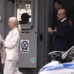 Αυτό κι αν είναι παράδοξο: Τραγουδιστής ψάχνει τους γιατρούς του Μαζωνάκη