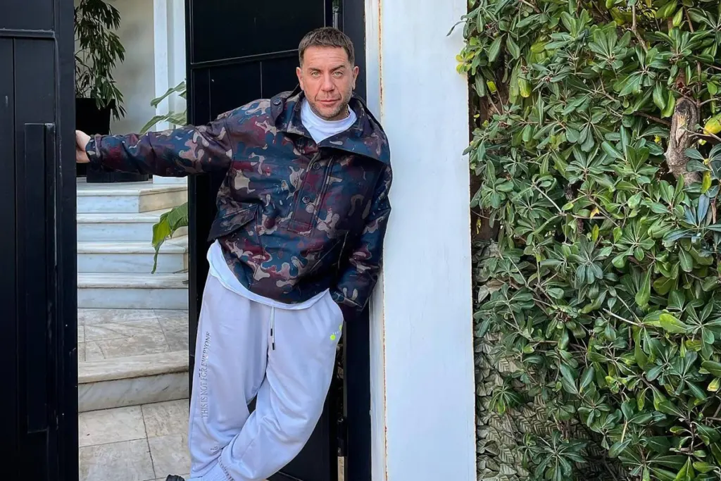 Γιώργος Μαζωνάκης: Αυτό είναι το εντυπωσιακό σπίτι που έμενε στη Βούλα – Δείτε το εσωτερικό του