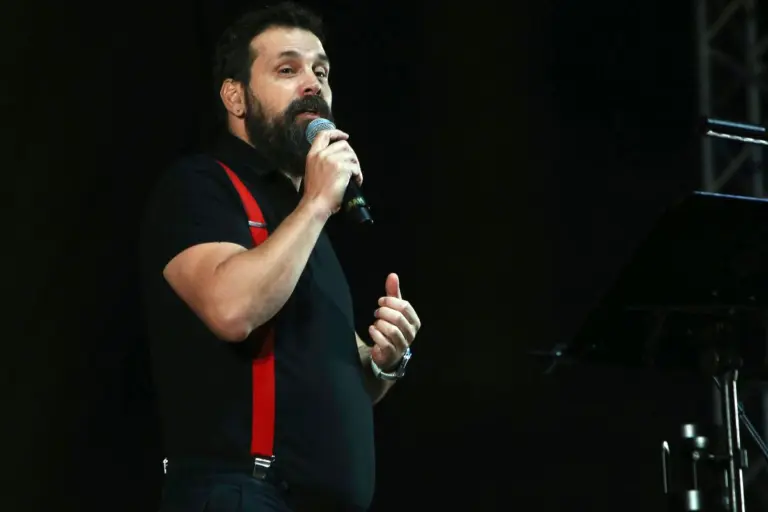 Σπύρος Γραμμένος: Η εξομολόγηση για τη σεξουαλική κακοποίηση στα 13 του - «Αποσυνδέθηκα από το σώμα μου»