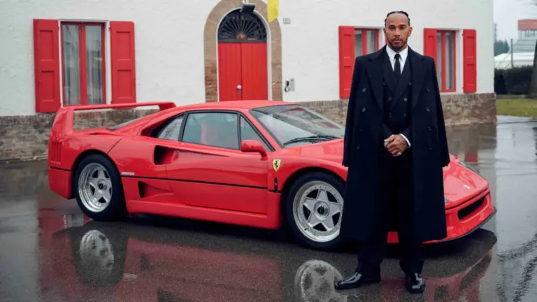Λιούις Χάμιλτον: Αγόρασε τη Ferrari F40 που ονειρευόταν από παιδί