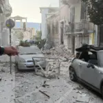 Έκρηξη στην Πλάκα με κατάρρευση κτιρίου: Τρεις τραυματίες – Δύο γυναίκες στο νοσοκομείο