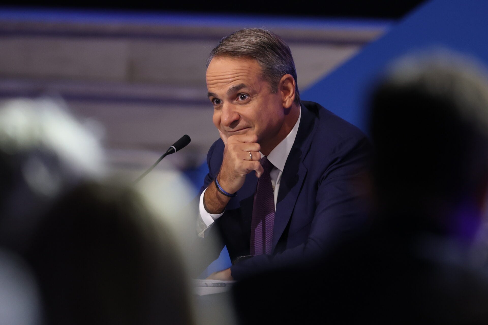 Η πρώτη ερώτηση της Espresso στον Κυριάκο Μητσοτάκη στη ΔΕΘ. Τι απάντησε η Βίβιαν Μπενέκου για ανήλικους, social media και ανωνυμία.