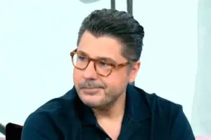 Λάμπρος Κωνσταντάρας: Το «καρφί» στη Ζαρίφη - «Μου πήρες το καμαρίνι, αλλά δεν πειράζει»