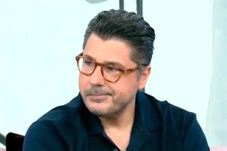 Λάμπρος Κωνσταντάρας: Το «καρφί» στη Ζαρίφη - «Μου πήρες το καμαρίνι, αλλά δεν πειράζει»