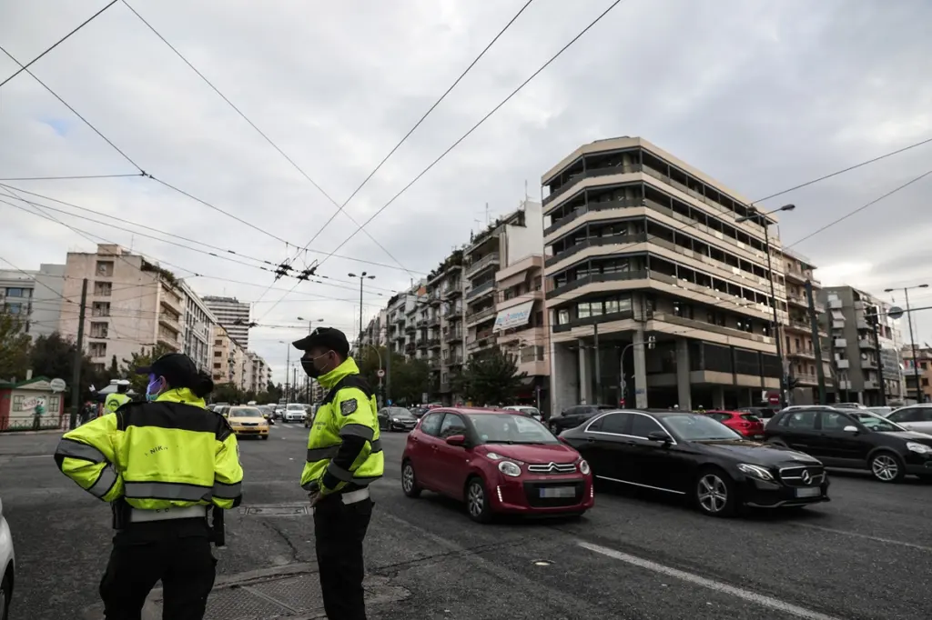 Λεωφόρος Κηφισίας: Μηχανή παρέσυρε πεζό στους Αμπελοκήπους – Κυκλοφοριακά προβλήματα στο σημείο