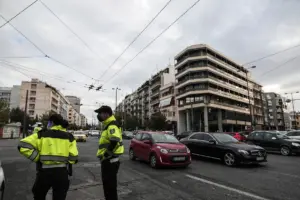 Λεωφόρος Κηφισίας: Μηχανή παρέσυρε πεζό στους Αμπελοκήπους – Κυκλοφοριακά προβλήματα στο σημείο