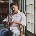 Μιχάλης Λεβεντογιάννης: «Αναστάτωσε» την Τήνο – Η φωτογραφία μέσα στην πισίνα