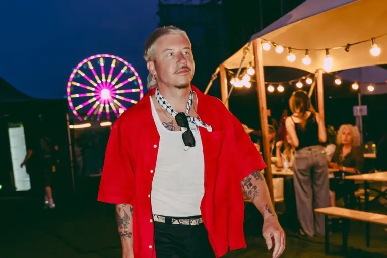 Macklemore: Δωρίζει 1 εκατ. δολάρια στους Παλαιστίνιους μετά την απομάκρυνσή του από την περιοδεία του Εντ Σίραν