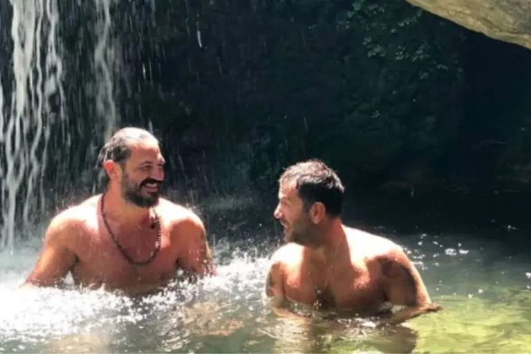 Το τελευταίο «αντίο» του Δημήτρη Μακρυνιώτη στον Γιώργο Μαζωνάκη - «Σε δροσερά νερά που τόσο αγαπούσες»