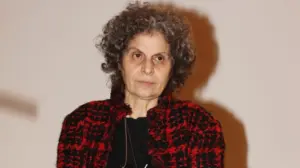 Αιχμηρή τοποθέτηση από την Μαργαρίτα Θεοδωράκη για Γιώργο Χατζιδάκι: «Είναι τεράστια βλακεία να απαγορεύσει τα τραγούδια»