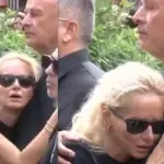 Ξέσπασε σε λυγμούς η Μαρία Μπεκατώρου στο τελευταίο αντίο του Γιώργου Μαζωνάκη