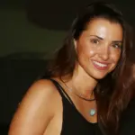 Τρομερή «χαζομαμά» η Μαριάννα Πολυχρονίδη – Δείτε τη να παίζει με την 1,5 μηνών κορούλα της