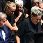 Η «επίθεση» στις αδελφές Μαζωνάκη που δεν έδειξαν οι κάμερες: «Φύγετε ρε! Δεν είστε άξιες»