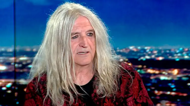 Νίκος Καρβέλας: Η νέα τηλεοπτική του εμφάνιση