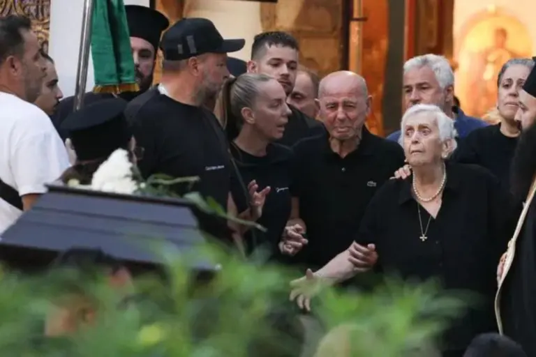 Ξεσπά η οικογένεια του Μαζωνάκη: «Είχαν τις ενδείξεις στο μηχάνημα και τις αγνόησαν»
