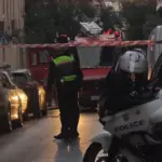 Συναγερμός στο Παγκράτι: Έκρηξη πριν από τη φωτιά σε πολυκατοικία