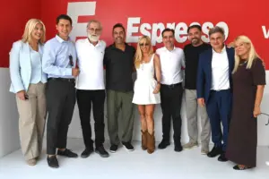 Το «όλον ΠΑΣΟΚ» στο περίπτερο της Espresso στη ΔΕΘ