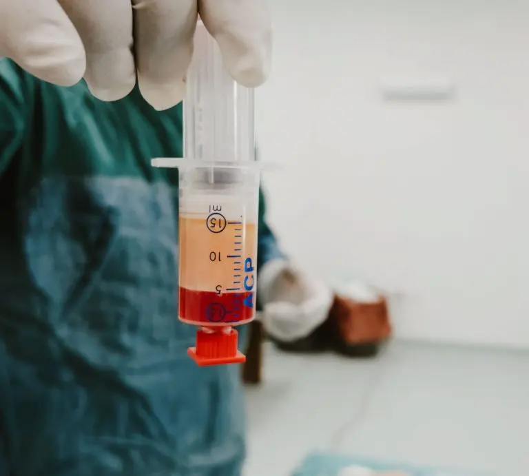 Πλασμαφαίρεση: Η προειδοποίηση των ειδικών μετά τον θάνατο του Μαζωνάκη