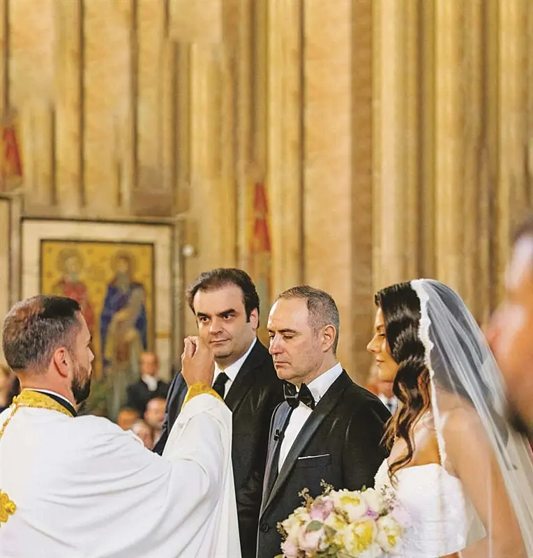 Κυριάκος Πιερρακάκης: Γάμος σαν παραμύθι με κουμπάρο τον «Mister Eurogroup»