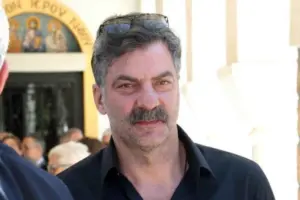Στάθης Μαντζώρος: Ευχάριστα νέα 13 μήνες μετά το εγκεφαλικό - «Αναγνωρίζει πρόσωπα, κινεί τα χέρια του»