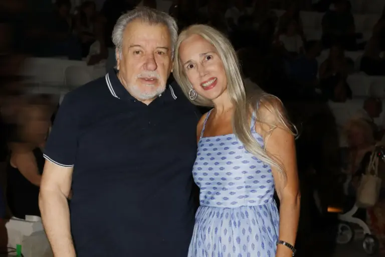 Τάσος Χαλκιάς: Η πρώτη έξοδος μετά την καταστροφή του σπιτιού του στο Πόρτο Γερμενό