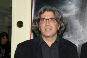 Πέθανε ο Θάνος Λαμπρόπουλος – Ποιος ήταν ο σπουδαίος παραγωγός του ελληνικού κινηματογράφου