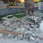 Σφοδρό τροχαίο στην Ποσειδώνος: Γκρέμισε μαντρότοιχο και διαλύθηκε το όχημα - Τρεις νεκροί