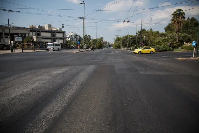Διακοπή κυκλοφορίας στο κέντρο της Αθήνας λόγω ύποπτου σακιδίου
