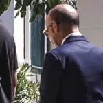 Υπόθεση Μαζωνάκη: Νέο βίντεο με τις κινήσεις του γιατρού στο Κολωνάκι ενώ ο τραγουδιστής βρισκόταν στο ιατρείο
