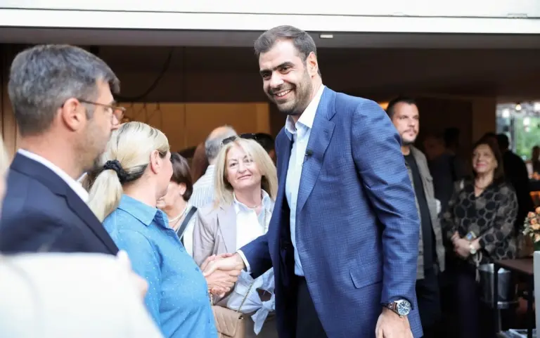 Κοσμοσυρροή για τον Παύλο Μαρινάκη