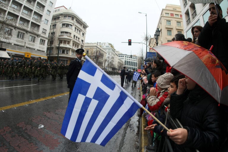 Καιρός: Στο «κόκκινο» η κακοκαιρία την 28η Οκτωβρίου – Αγωνία για τις παρελάσεις σε Αθήνα και Θεσσαλονίκη