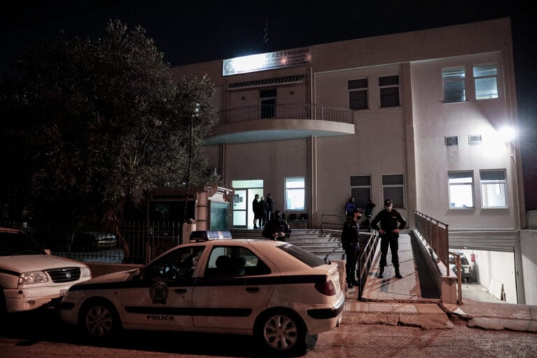 Μενίδι: Συνελήφθη για ανθρωποκτονία από πρόθεση ο γιος της 89χρονης που βρέθηκε βασανισμένη και νεκρή