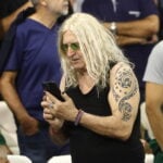 Νέα μαχαιριά για τη Βίσση: Ο Καρβέλας πήρε πίσω τα δικαιώματα των τραγουδιών του