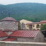 Οδοιπορικό : Στ’ Οσίου Λουκά το μοναστήρι, όπου ήταν κάποτε ηγούμενος ο Αρχιεπίσκοπος!