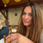 «Καρφιά» από την πρώην σύζυγο του Βασίλη Μπισμπίκη: «Η αξιοπρέπεια δεν έχει τιμή»