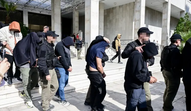 Pizza Fan: Ελεύθεροι με περιοριστικούς όρους οι πρώτοι πέντε κατηγορούμενοι