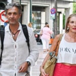 Αθηνά Μαξίμου - Αιμίλιος Χειλάκης: Χαλαρή βόλτα στο κέντρο της Αθήνας