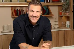 Πρεμιέρα στον ΣΚΑΙ για τον Πετρετζίκη: «Θα φροντίσω να κάνω τα απογεύματα όσο πιο πλούσια γίνεται»