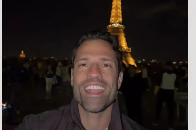 Κωνσταντίνος in Paris