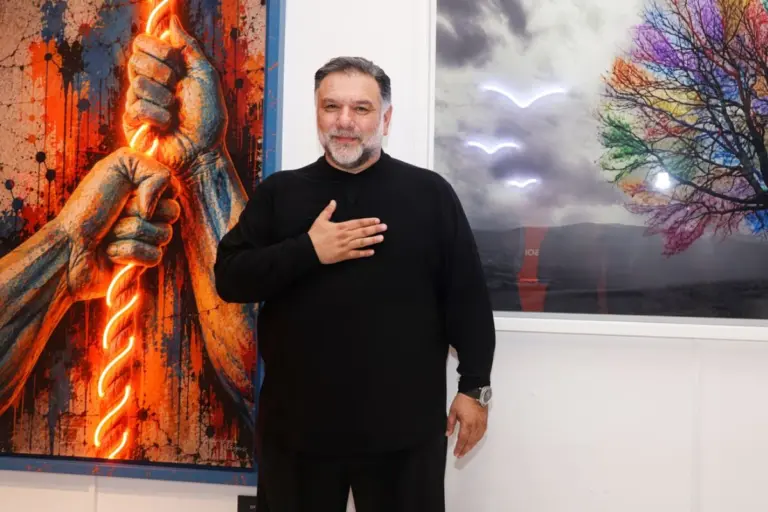 Γρηγόρης Αρναούτογλου: «Πονούσε η ψυχή μου» – Η μάχη με τη δυστυχία και τα ψυχοφάρμακα