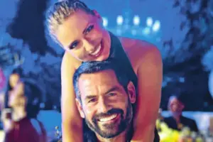 Ντόρα Μακρυγιάννη: Ερωτευμένη με τον Νίκο Νομικό – Η γνωριμία στη Σχοινούσα